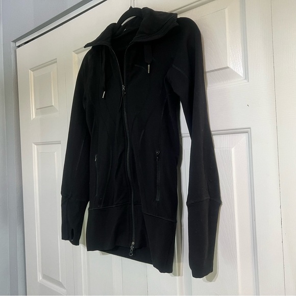 Lululemon Bundle Lot *Flawed* Size 2 Black Stride Jacket and Light Green Tank - Picture 3 of 16